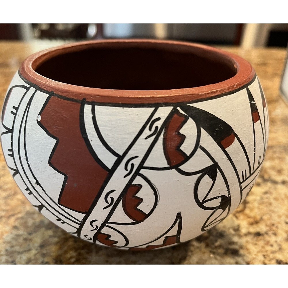 Mary Toya Jemez Pottery Signed Vibrant Black & White Design See Description